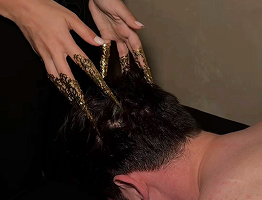 Full body scratch therapy